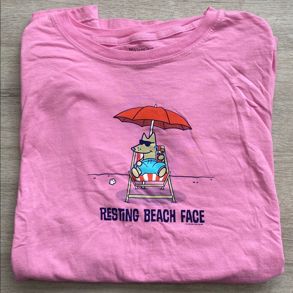Teddy The Dog Resting Beach Face Tee
